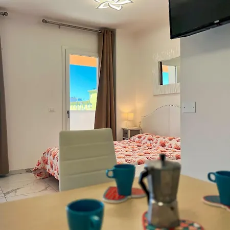 Flat A Stones Throw From The Centre Of شقة *