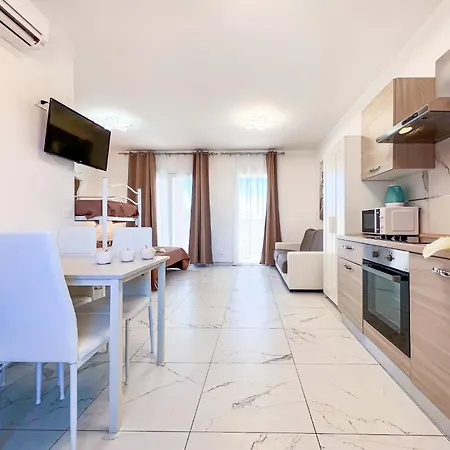 شقة Flat A Stones Throw From The Centre Of بيبيوني